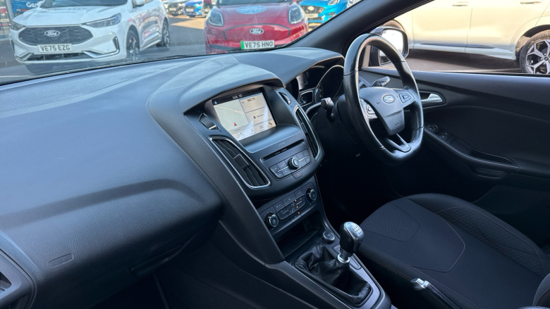 Ford Focus 1.5 EcoBoost ST-Line 5dr Petrol Estate